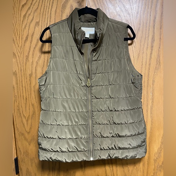 Michael Kors Basics Puffer Vest Full Zip Taupe Brown Women’s Size L - EUC - Picture 1 of 9
